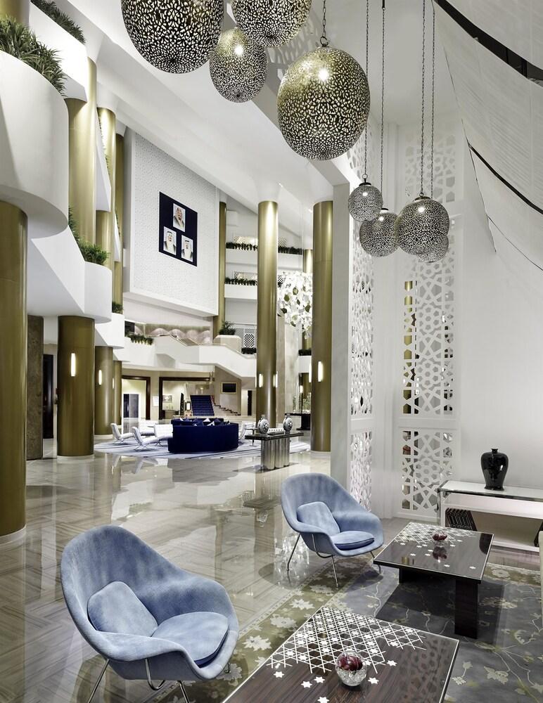 Le Meridien Αλ Κομπάρ Εξωτερικό φωτογραφία The lobby of the hotel
