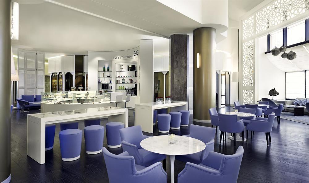 Le Meridien Αλ Κομπάρ Εξωτερικό φωτογραφία The lounge at the airport