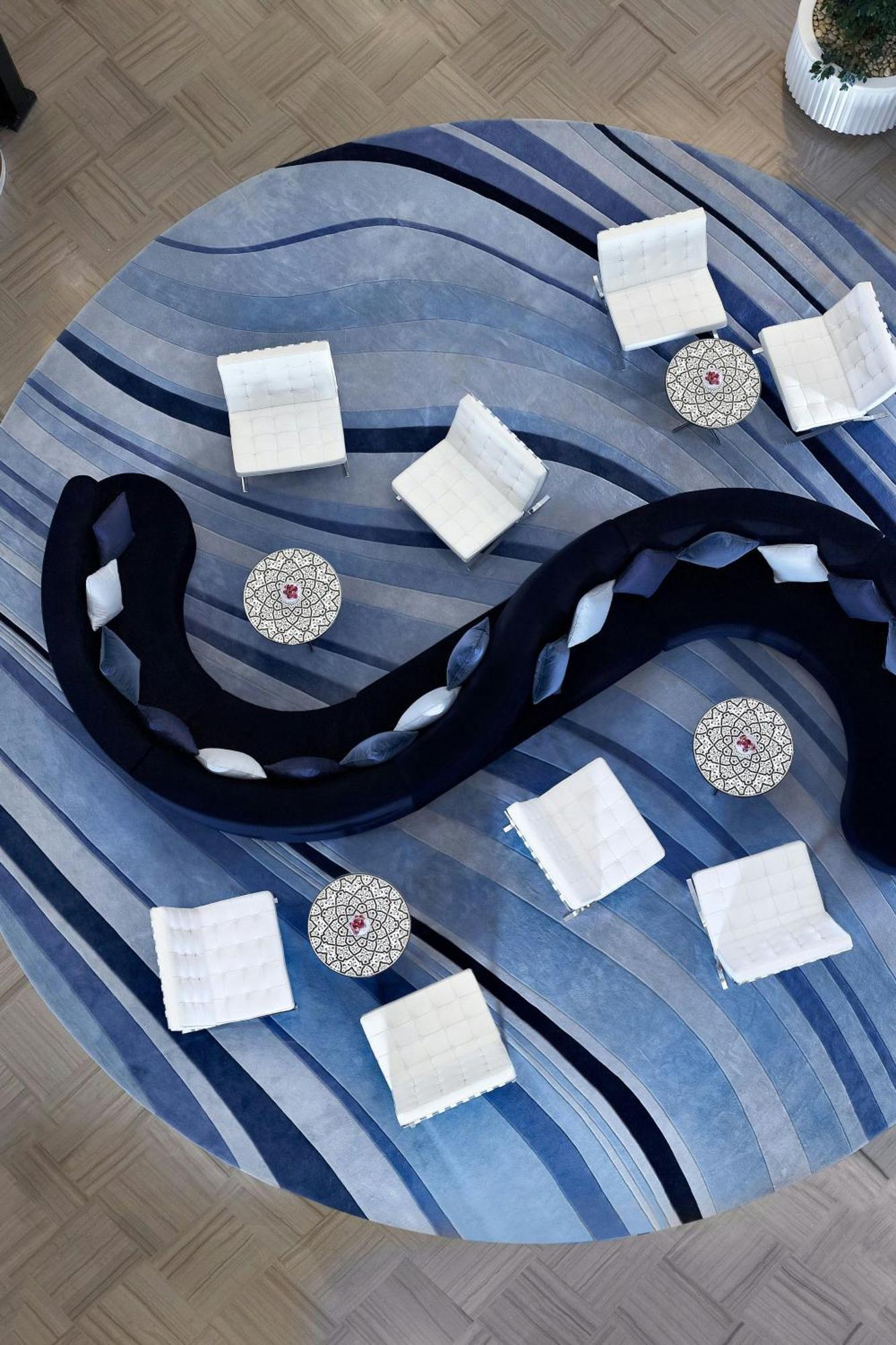 Le Meridien Αλ Κομπάρ Εξωτερικό φωτογραφία A black tie