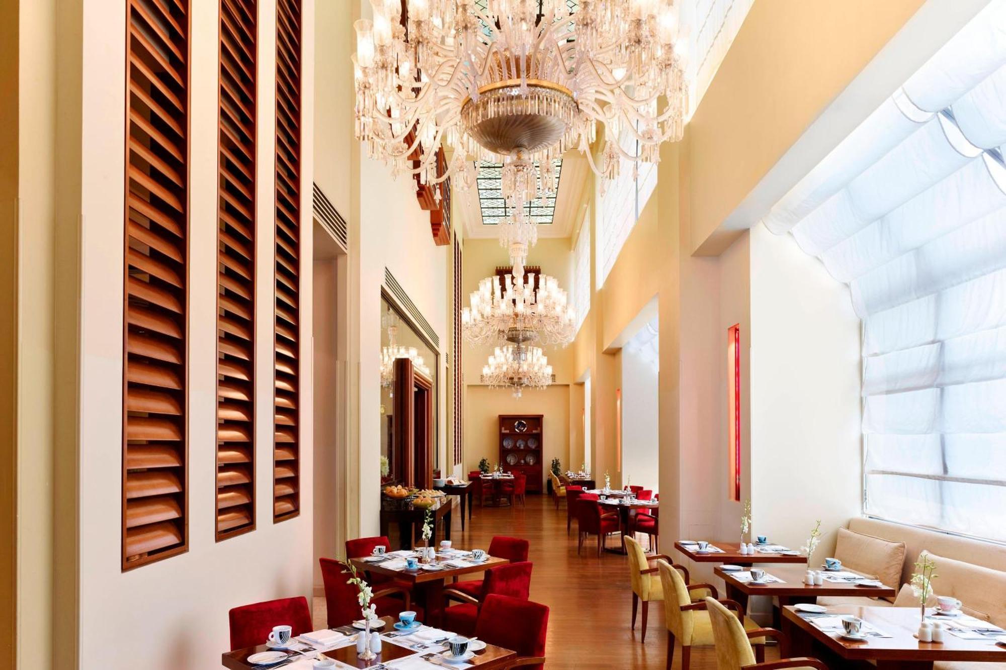 Le Meridien Αλ Κομπάρ Εξωτερικό φωτογραφία The restaurant