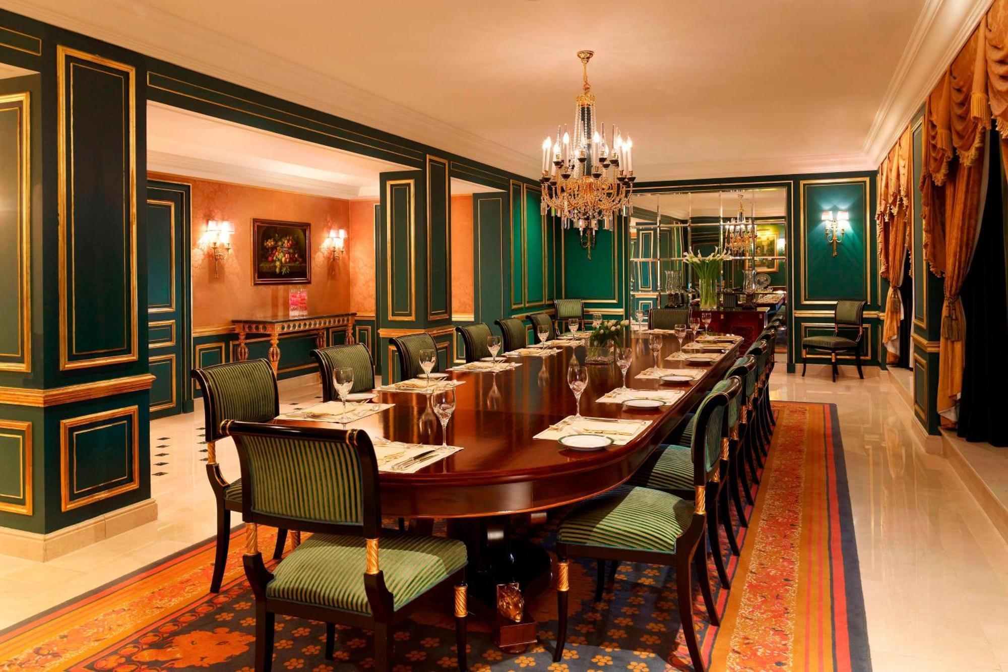 Le Meridien Αλ Κομπάρ Εξωτερικό φωτογραφία The restaurant